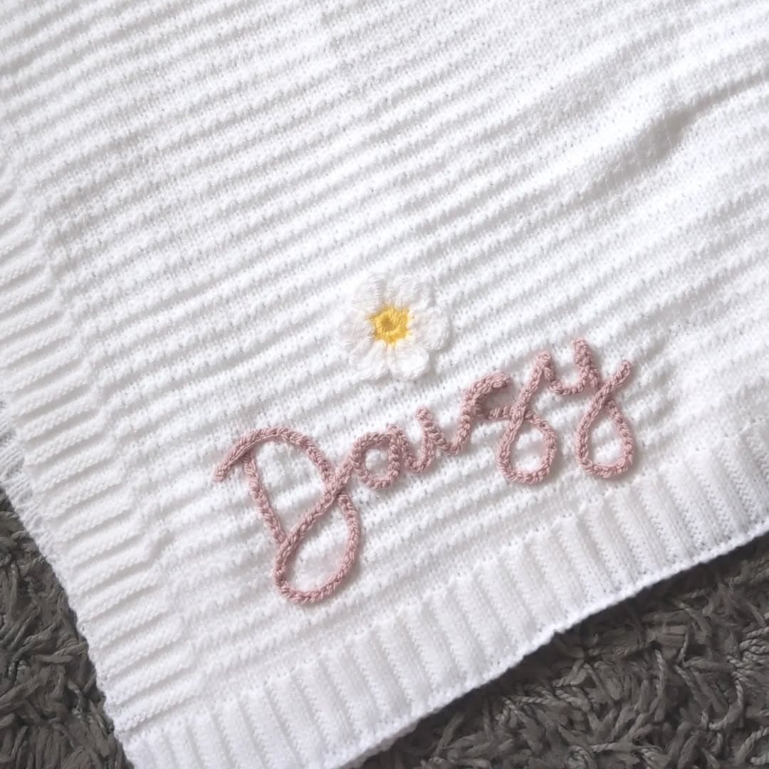 Instagram post: 🌸 D a i s y 💕

Blanket Details 
🪡 White Waffle ...